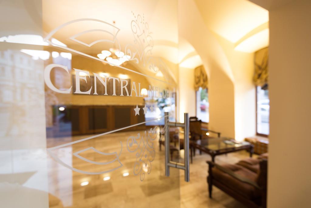 Hotel Melody Central คลูจ-นาโปกา ภายนอก รูปภาพ